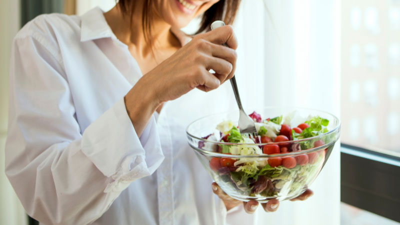 Mindful Eating: A Journey to Overcome Emotional Overeating Mindful Eating: A Journey to Overcome Emotional Overeating